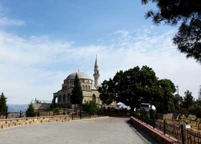 Malik Ejder Türbesi